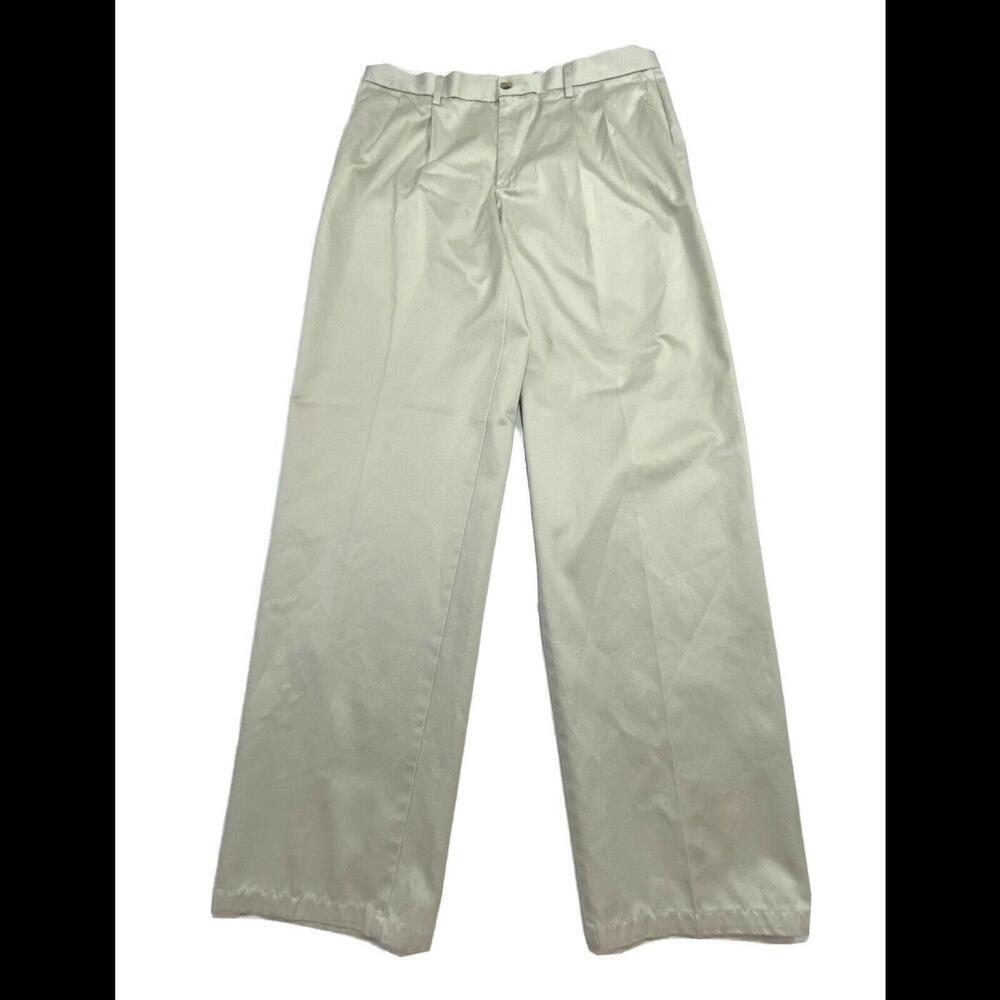 Dockers Relaxed fit Straight leg Men's size 34x33 Beige Pleated Dress Pants